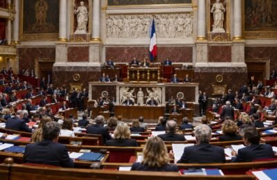 Депутаты обсуждают бюджет в Национальном собрании Франции